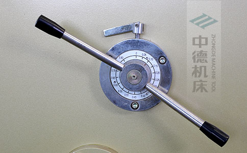 ZDS-832剪板机刀片间隙手动调节器，刻度清淅，调节省力又简便.jpg